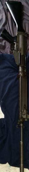 Vendo fusil FAL fn el modelo que se hizo para el ejercito austriaco,  inutilizado en muy buen estado.690 00