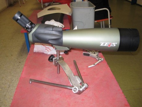 Hola, pues éso, se vende catalejo marca Zeus de 22 X 67 X100, con soporte, precio 400 euros más portes
Interesados 11
