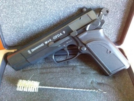 Vendo pistola Browning gpda 9 de fogueo, esta totalmente nueva, nunca se ha disparado por estar expuesta 01
