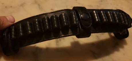 Se vende estupenda canana para llevar con el revolver o pistola, puede llevar munición del 9 pb, 38 y 11