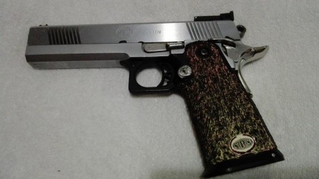Vendo SPS calibre 40, con poco uso desde que la tengo, dos cargadores, cañon nitrurado, perfecto estado, 00