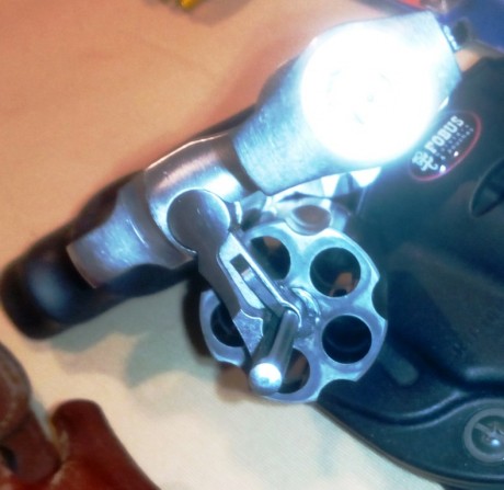 Buenas tardes, tengo intención de vender e revólver marca Ruger modelo SP 101, calibre 38 especial, cañón 10