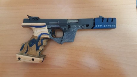 Vendo este arma, de sobra conocida por sus excelentes cualidades. Es el ultimo  modelo que salio al mercado. 00