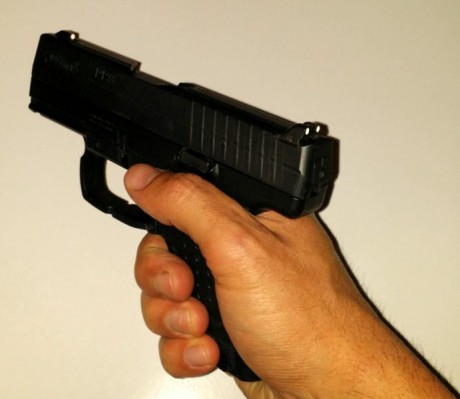    VENDIDA YA. SE PUEDE BORRAR EL POST   

Hola. Soy un Policía Local de Martos (Jaén)

Vendo pistola 40