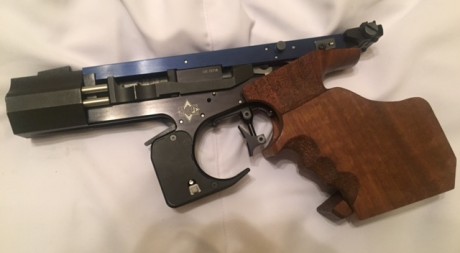 Hola compañeros.
Pongo a la venta mi Match gun del 22 lr. La compre nueva a ibergrips (Pablo García) en 01