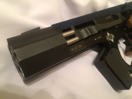 Hola compañeros.
Pongo a la venta mi Match gun del 22 lr. La compre nueva a ibergrips (Pablo García) en 00