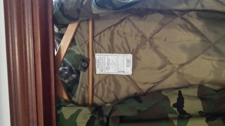 Pues La vendo sin estrenar, es original de goretex, con chaleco desmontable y capucha oculta en el cuello 00