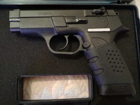 Buenas tardes compañeros, un amigo me a pedido que ponga a la venta su pistola Compact SP3 del calibre 01