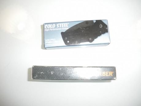 SE VENDEN ESTE LOTE DE DOS NAVAJAS NUEVAS SIN ESTRENAR.

COLD STEEL RECON TANTO, magnifica navaja de bolsillo, 02