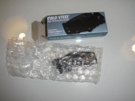 SE VENDEN ESTE LOTE DE DOS NAVAJAS NUEVAS SIN ESTRENAR.

COLD STEEL RECON TANTO, magnifica navaja de bolsillo, 12
