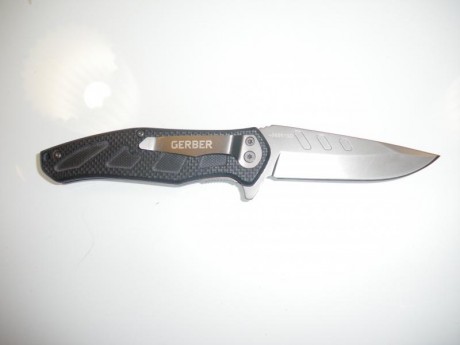 SE VENDEN ESTE LOTE DE DOS NAVAJAS NUEVAS SIN ESTRENAR.

COLD STEEL RECON TANTO, magnifica navaja de bolsillo, 10