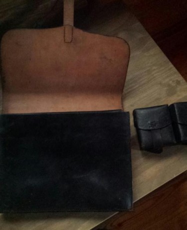 Vendo esta cartera de caminos en cuero de la Guardia Civil reglamento de 1945 en muy buen estado de conservación 02