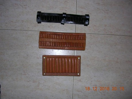 Vendo tres cananas, 75 euros las tres, gastos de envío en península, por mensajería (TIPSA), incluidos. 00
