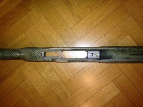 hola compañeros,
tengo una culata de Remington 700 Police, culata HS Precision, con bedding de aluminio, 01