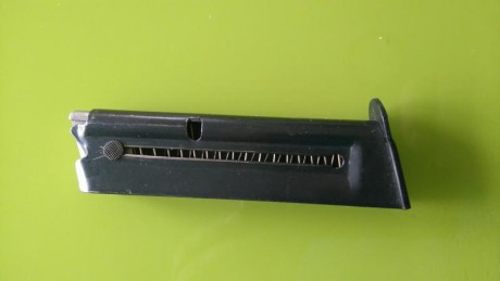 Lo dicho, compro cargadores económicos de Astra Constable o TS 22 en calibre .22L.R. como media docena 40