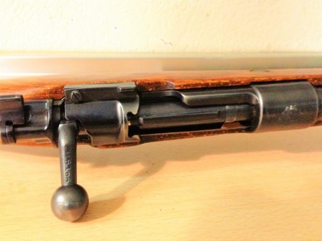 Hola tengo un K98 de los capturados en Yugoslavia. Estoy en Madrid y pido 400 €.
Saludos.

Voy a intentar 00