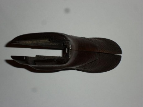 Vendo las cachas originales de la S&W modelo 41 tornillos incluidos por 35 €. Se encuentran en Tarragona.

Saludos. 00