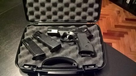 Se vende CZ 75D, 9mm parabellum.

En perfecto estado

Ligera, precisa y fiable.

Una de las pistolas mejores 02
