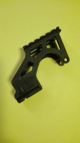 Vendo visor punto rojo y soporte para pistola glock.  El visor tiene 4 retículas distintas.
precio del 00