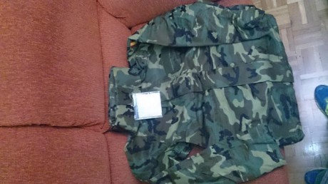 Vendo raciones de combate de desayuno y comida del ET en perfecto estado y sin caducar. Además un traje 62