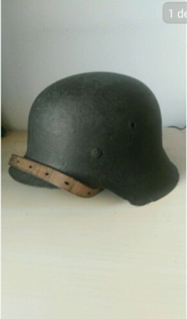 Vendo este casco M42 restaurado el barbuquejo ,linier y olla es original 
No se aprecian marcajes ya que 03