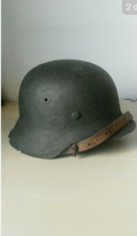 Vendo este casco M42 restaurado el barbuquejo ,linier y olla es original 
No se aprecian marcajes ya que 02