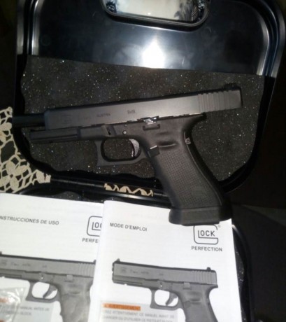 Vendo pistola Glock 34 4ª Generación NUEVA. Ha pegado entre 80-90 tiros. Se vende con funel, conector 00