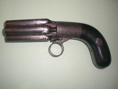 vendo avispero Mariette (Belgica) de cinco cañones damasquinos, cal. 9 mm. año aprox. de fabricacion 1840, 02