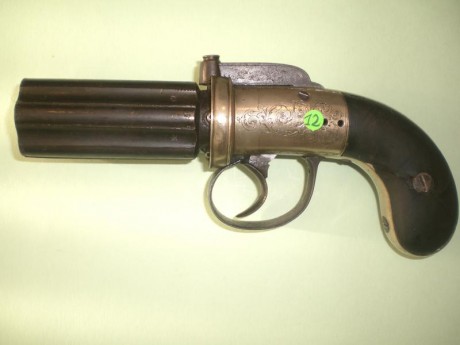 Vendo avispero Richardson ( Gran Bretaña ) en buen estado, cal 10mm. cuerpo de alpacar dorada con grabados 01