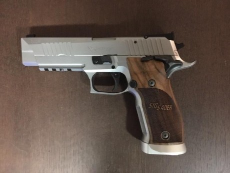 Hola buenas, un amigo me ha pedido que le ponga en venta estas armas por falta de tiempo para practicar 10