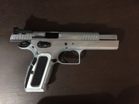 Hola buenas, un amigo me ha pedido que le ponga en venta estas armas por falta de tiempo para practicar 22