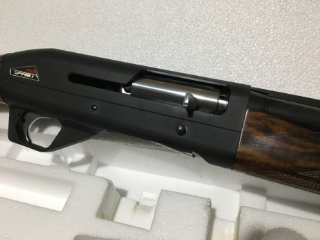 Vendo franchi fast pro del calibre 12-70. Tiene choques del 1 al 5, tiene cañón de 71 cm con punto de 01