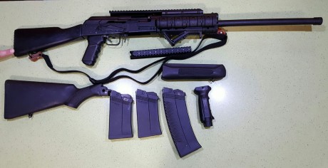 Hola buenas
Pongo en venta mi SAIGA 12 con complementos. Es una escopeta 12/76 muy versátil con mil posibilidades 01