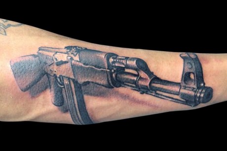 Pues eso, ma a llegado al móvil vía wasap una foto de un tatuaje y como pongo en el titulo no se si calificarlo 32