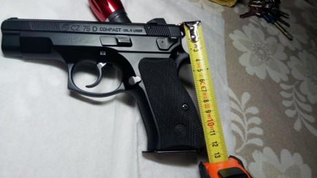 Hola. Vendo esta pistola muy bien conservada, precisión excelente, dos cargadores de 14 disparos, armazón 00