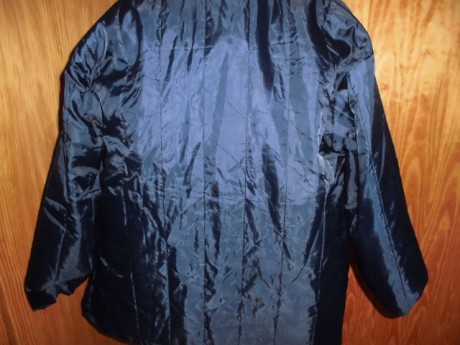 Hola a todos, 
-Chaquetón de Airbus Military, es ligero y cómodo, la talla es una XL/XXL de torso, las 00