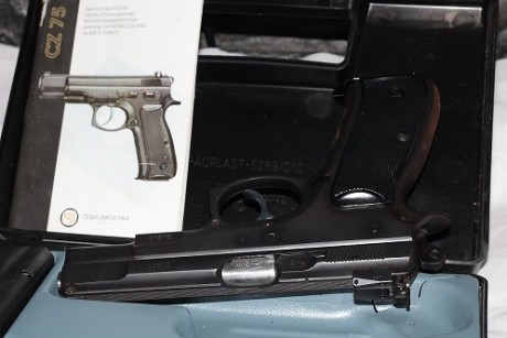 Vendo pistola para competir en 9 m/m, el modelo CZ75, comprada a Arminse, hace un año, y ajustada para 00