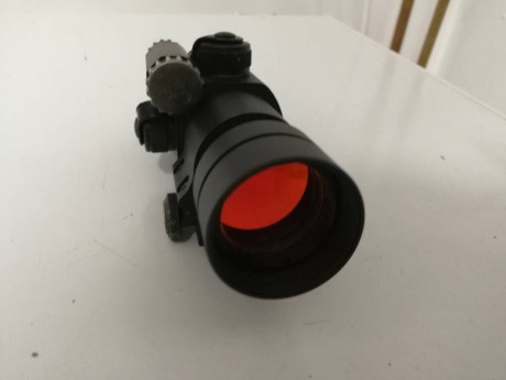 Vendo o cambio visor AIMPOINT CompC3 con su montura original y su caja por carabina del calibre .22wmr 01