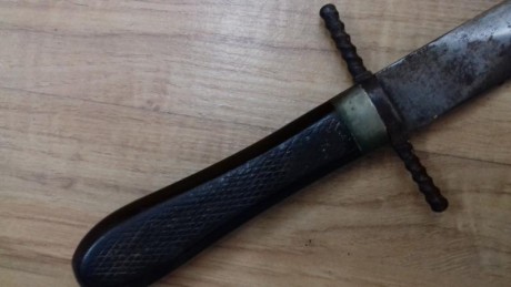 Feliz año a todos. Cuelgo aquí las fotos de 8 armas blancas de un familiar para vender. 
VENDIDO 81