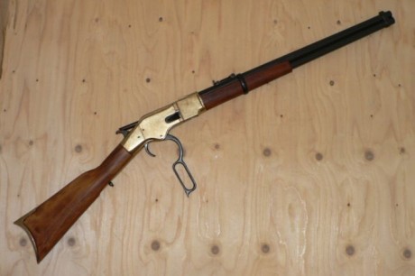 Hola. Venta de 7 Winchester modelo 1866. Solo usados en rodaje de peli.  Pequeños arañazos en madera y 00