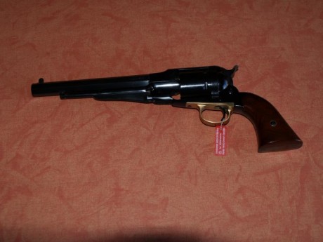 Vendo A Uberti Mod.  1000  1858 Conv. Army Cal. 45 Long Colt. Retrocarga, está en el libro, esta sin estrenar, 01