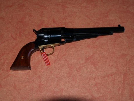 Vendo A Uberti Mod.  1000  1858 Conv. Army Cal. 45 Long Colt. Retrocarga, está en el libro, esta sin estrenar, 00