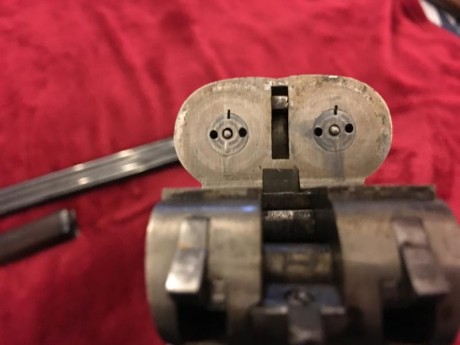 Se vende escopeta paralela marca LIG del calibre 12, es EXPULSORA, comprada en armería Argali hace menos 01
