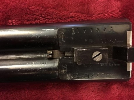 Se vende escopeta paralela marca LIG del calibre 12, es EXPULSORA, comprada en armería Argali hace menos 00