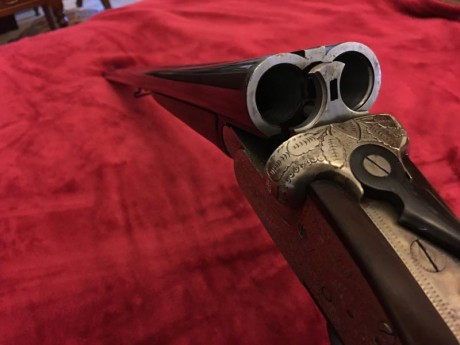Se vende escopeta paralela marca LIG del calibre 12, es EXPULSORA, comprada en armería Argali hace menos 10