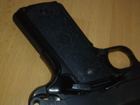 Hola, buenas tardes y feliz año nuevo a todos.

Un compañero me ha pedido que anuncie una de sus armas. 12