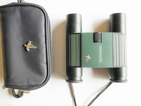 Pongo a la venta estos fantásticos prismáticos SWAROVSKI Habitch 10x25 Pocket.
En muy buen estado, con 01