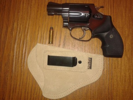 Se vende revolver dos pulgadas Sw modelo Airweight de solo 490 gr con los 5 cartuchos incluidos. Es ideal 01
