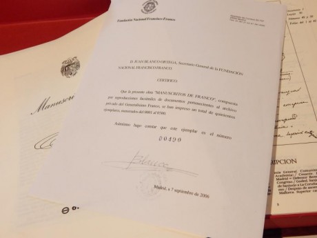 Vendo manuscritos de Franco certificado, perfecto estado, regalo cuadro de Franco. 150 euros. o cambio 01