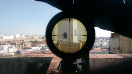 ...Hola.

Quiero pasar al siguente nivel de visores, y me he fijado en este visor:

IOR VALDADA TERMINATOR 80